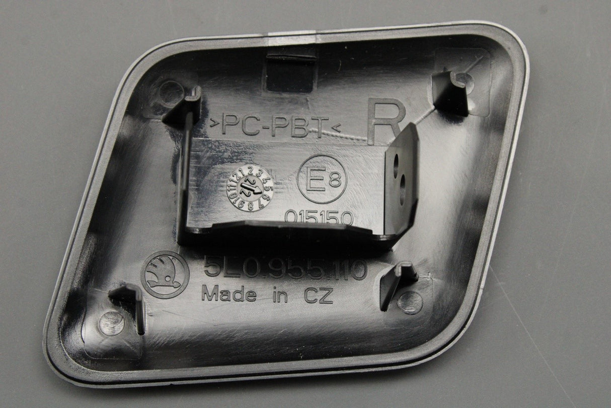 Skoda Yeti 2010-13 headlight washer jet cover cap (right) 5L0955110