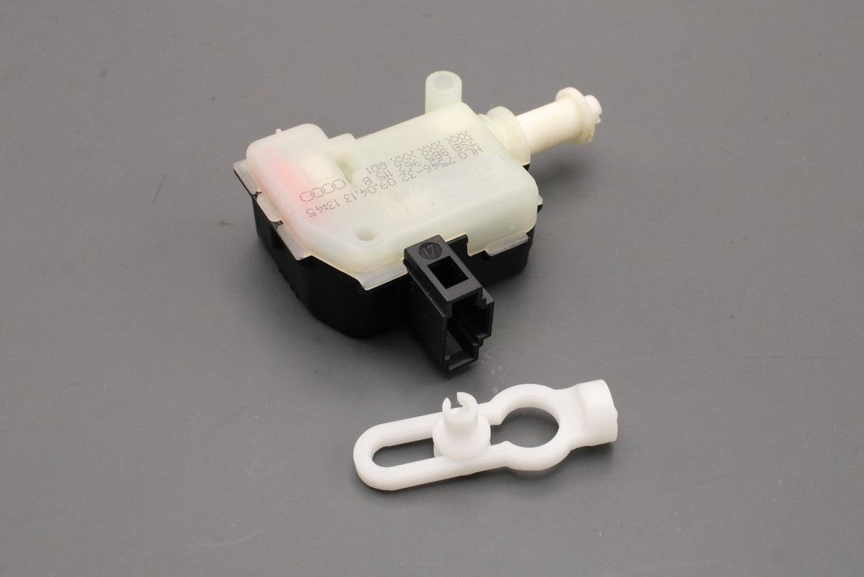 Audi A2 2000-2005 A4 2001-2005 boot lid release servomotor 8E5962115B