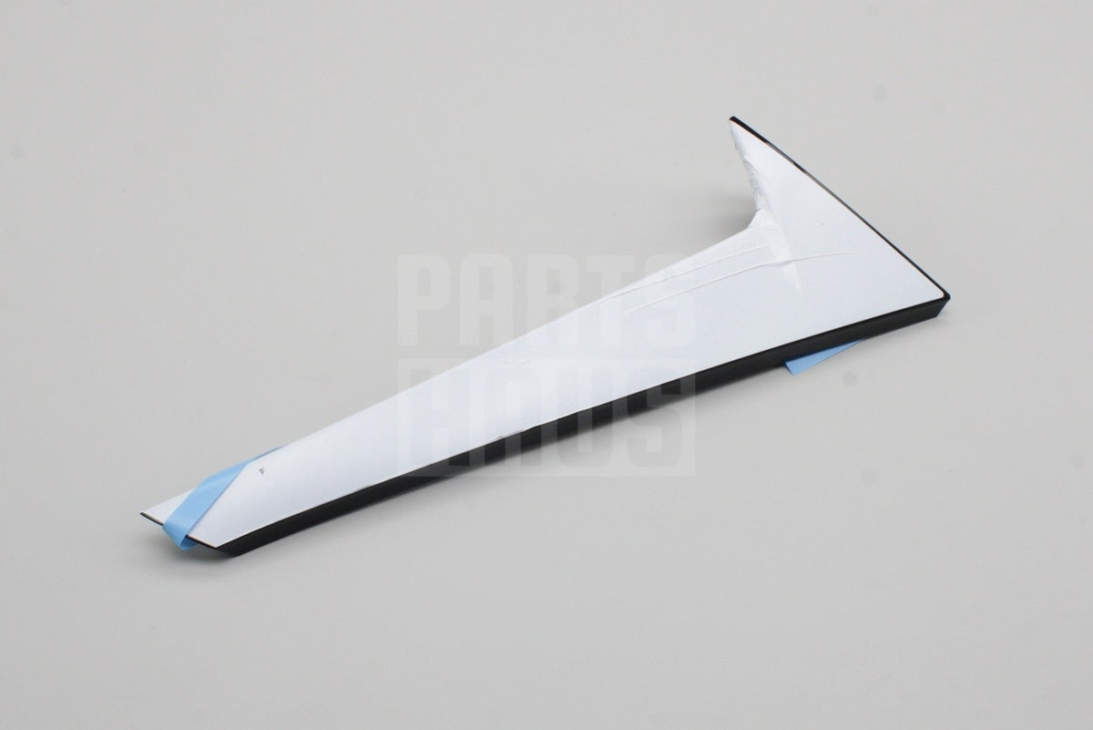 VW Golf MK8 Estate R 2021-on spoiler trim (right) 5H9827940A 041, view 1