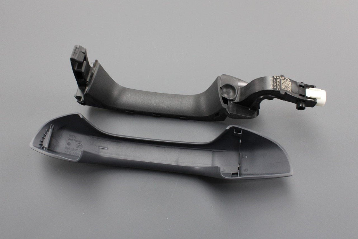 SEAT Leon 2020-on exterior KESSY door handle (front left) 5FA837205 GRU