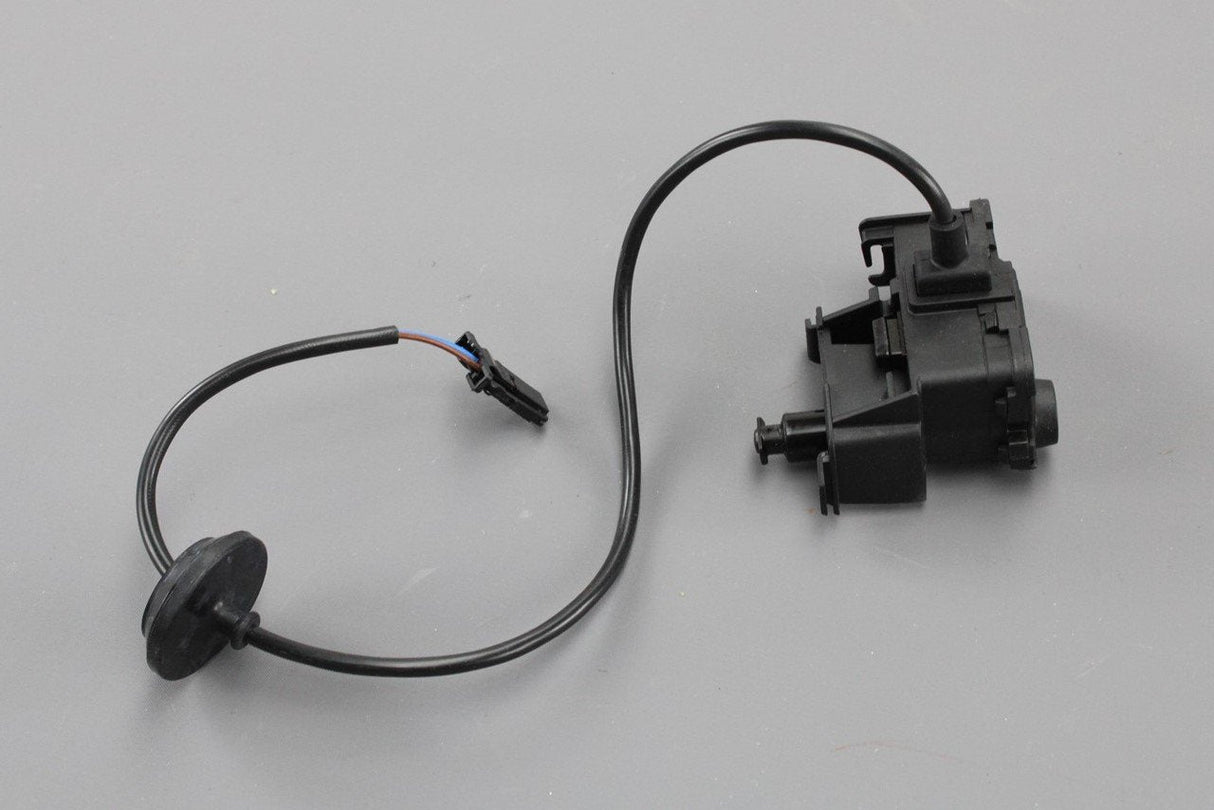 VW Beetle 2012-2019 Fuel door lock actuator central locking 5C5810773B