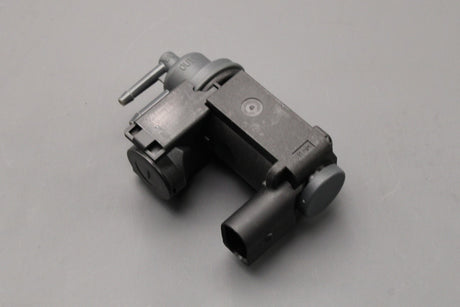 VW Touareg Audi A4 Q5 2.0 3.0 TDI vacuum pressure converter 059906627R