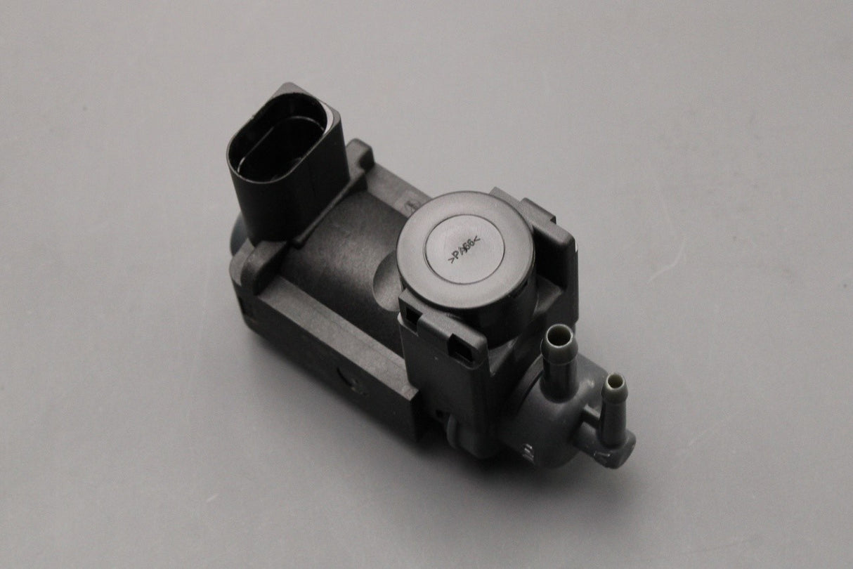 VW Touareg Audi A4 Q5 2.0 3.0 TDI vacuum pressure converter 059906627R