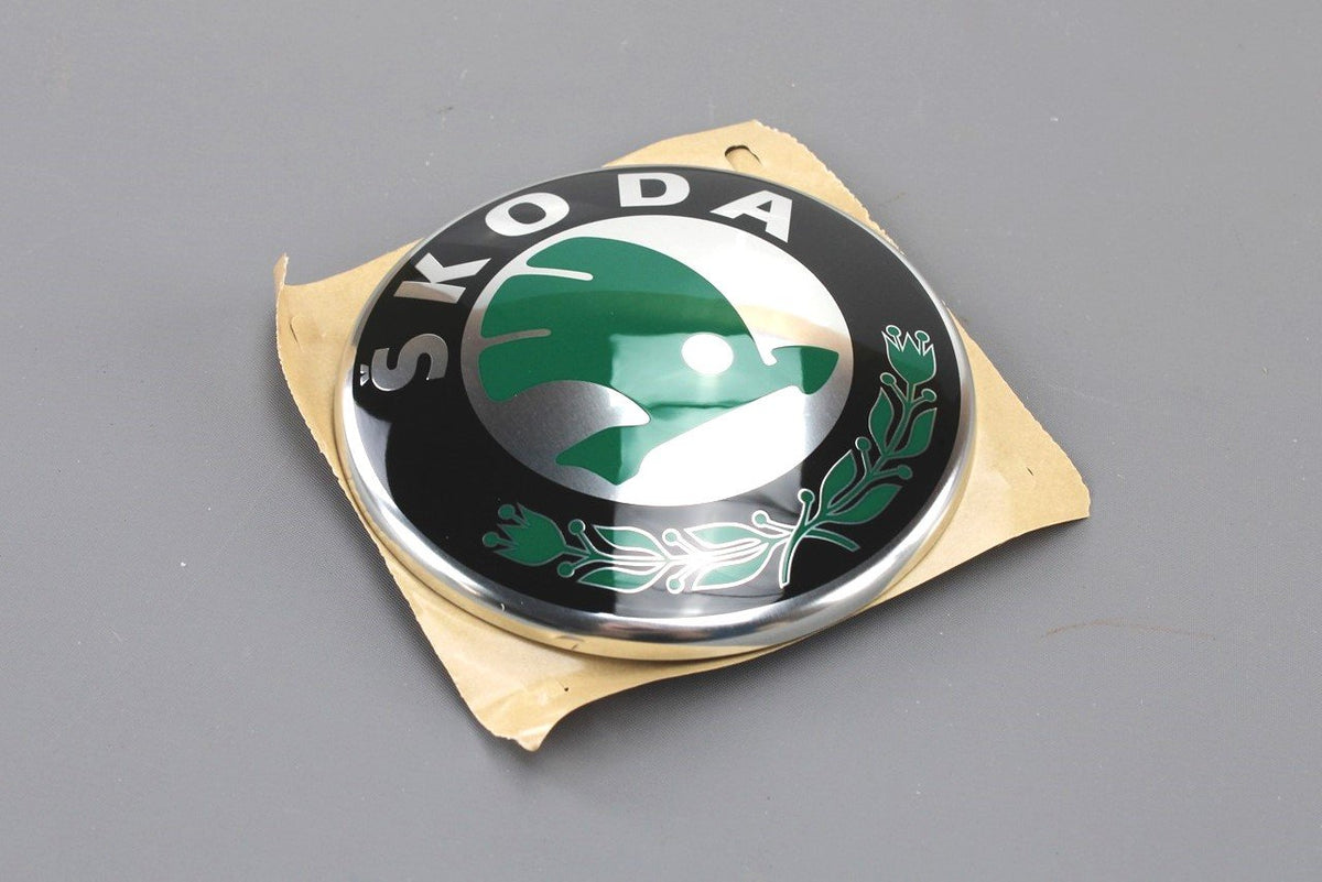 Skoda Yeti 5L 2010-13 tailgate boot lid badge (rear) 5L0853621 MEL, view 1