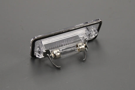 Audi A3 A4 A5 A6 A8 Q7 RS4 rear number plate light lamp 8E0943023