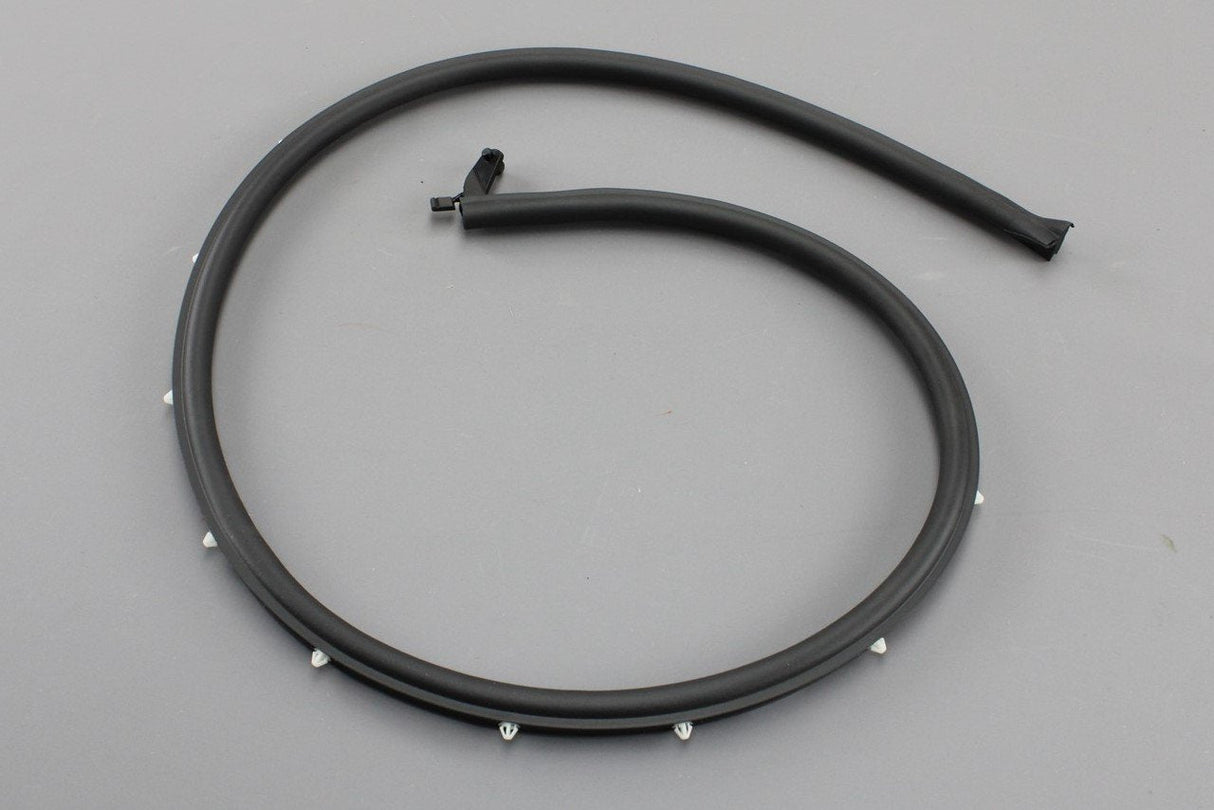Skoda Octavia Saloon 2013-On Right rear lower outer door seal 5E5839698C