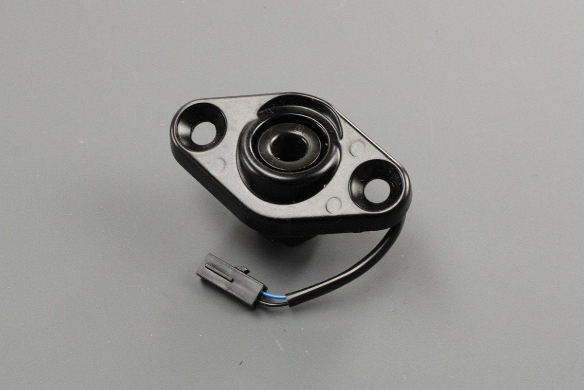 VW Caddy 2004-2011 sliding door catch plate (lower) 2K0843639E, view 1