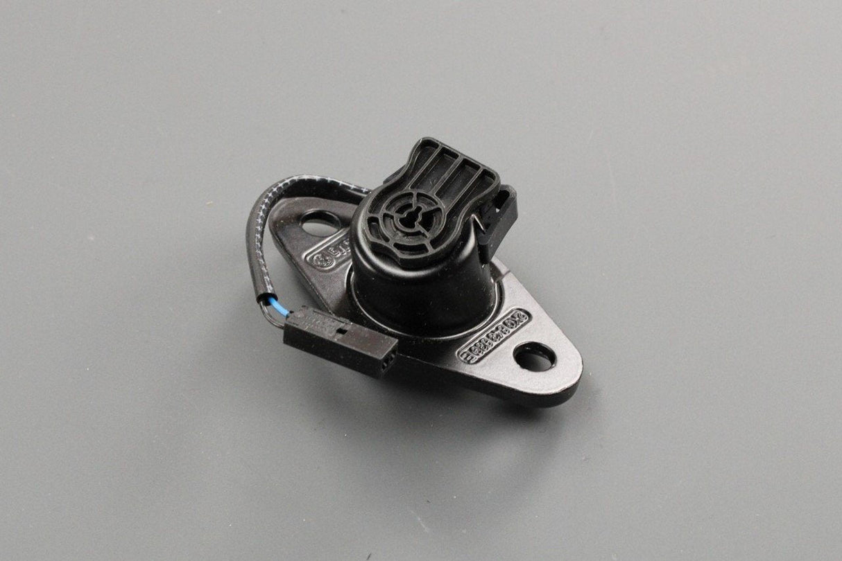 VW Caddy 2004-2011 sliding door catch plate (lower) 2K0843639E