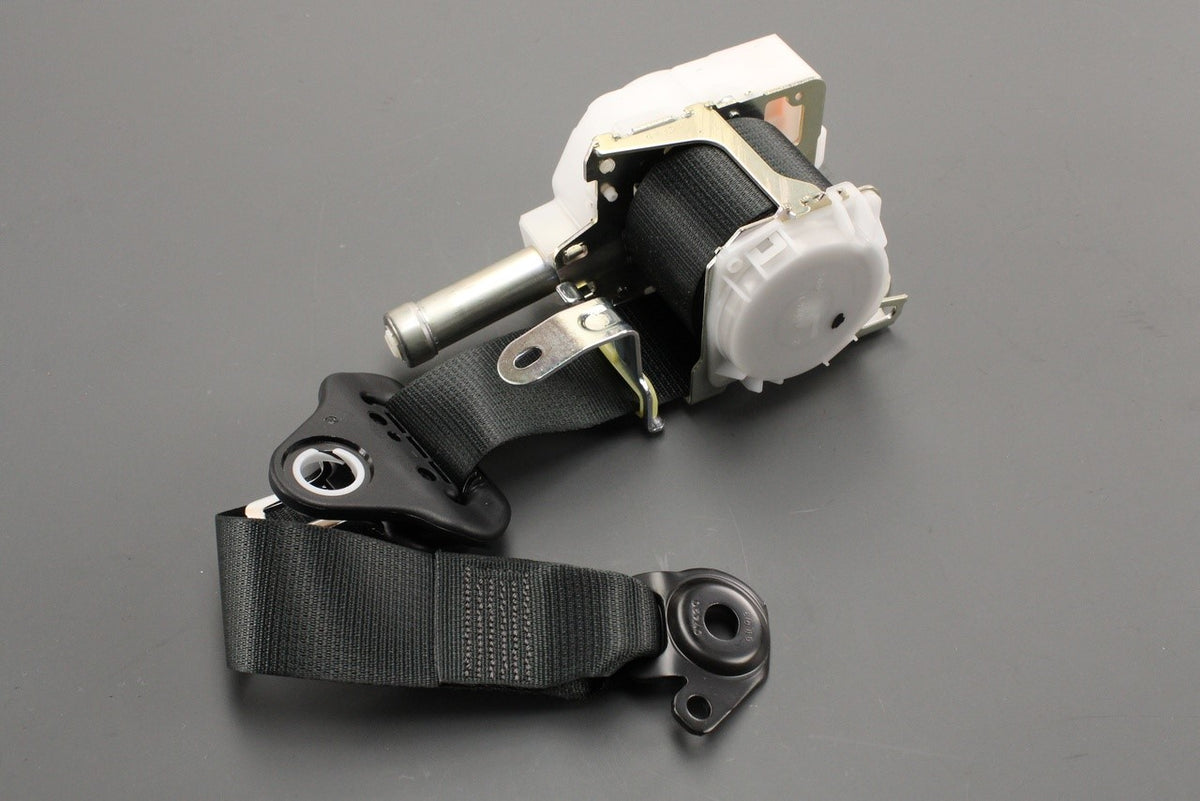 Toyota Yaris 2014-20 rear 3 point safety seat belt (left) 73370-0D410-C2, view 1