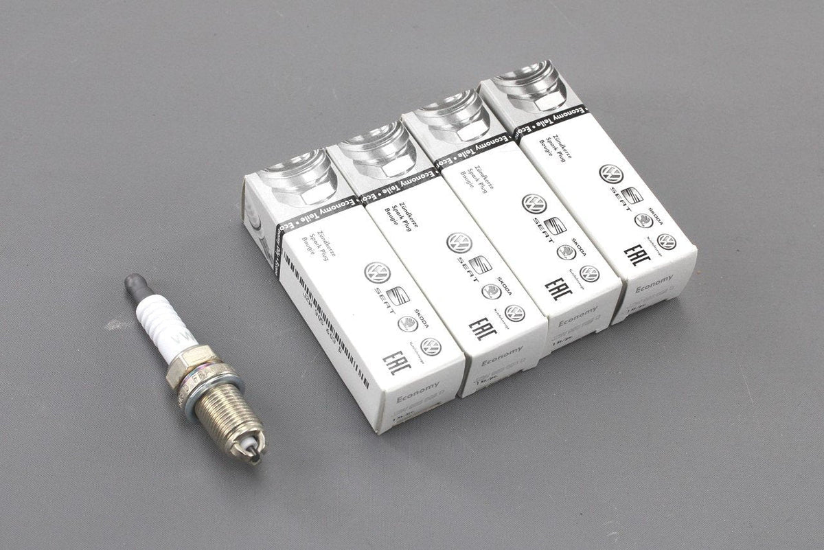 VW Beetle Golf MK4 Lupo Polo 1.4 1.6 2.0 spark plugs (x4) JZW905603D, view 1