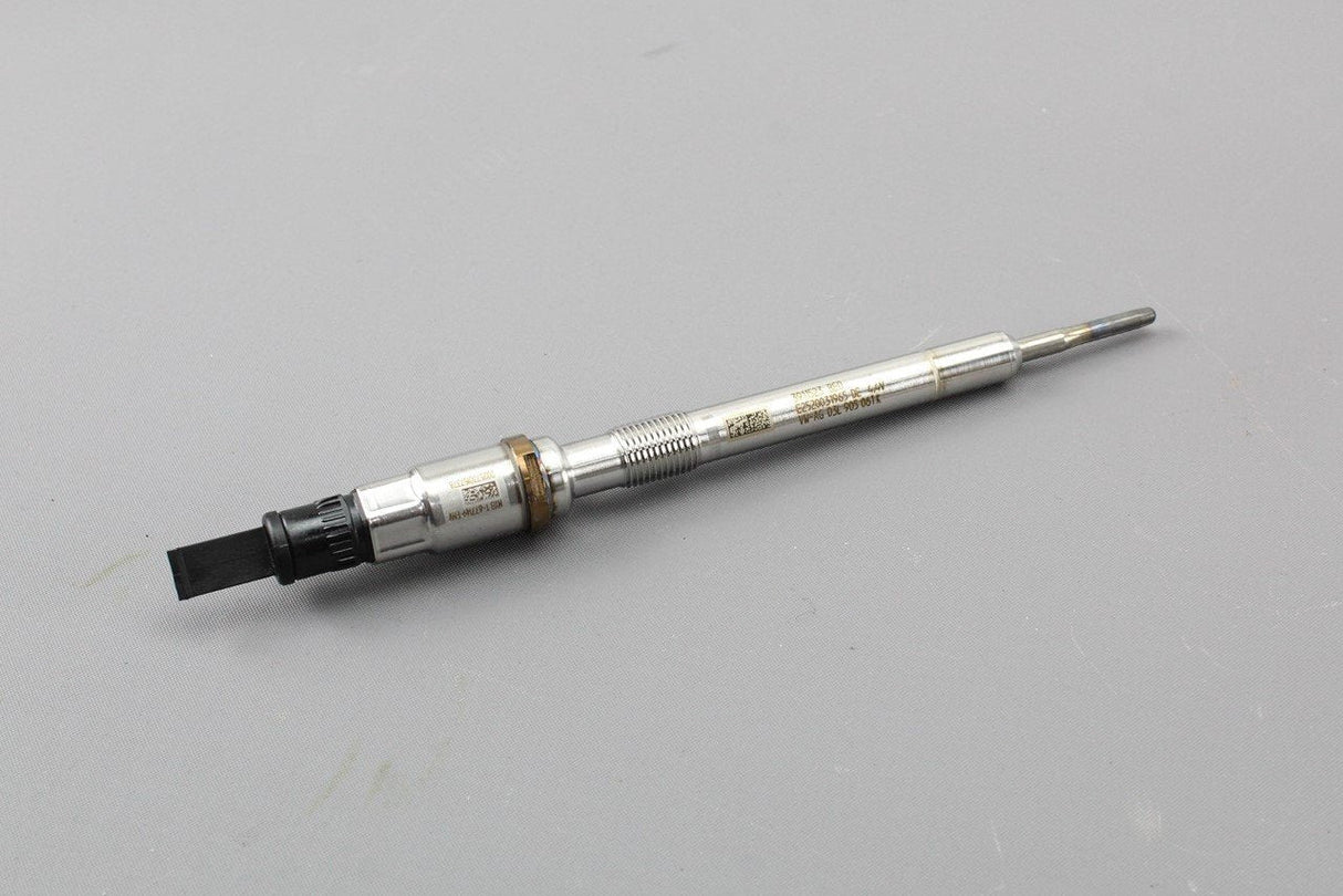 VW Audi Skoda SEAT 1.6 2.0 TDI Glow plug with pressure sensor 03L905061L