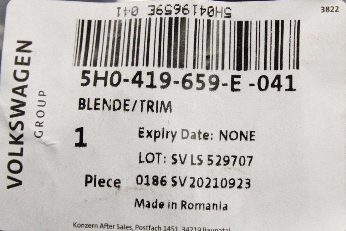 VW Golf MK8 2020-on steering wheel trim (lower) 5H0419659E 041