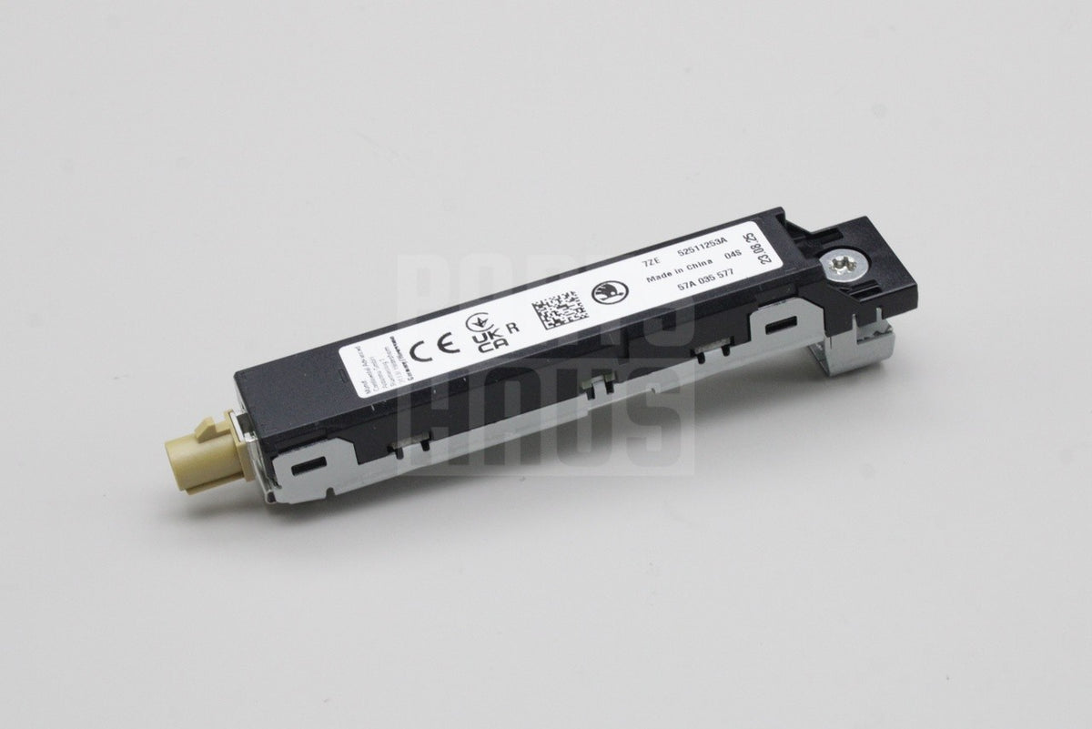 Skoda Karoq 2018-on screen aerial impedance converter (AM/FM) 57A035577, view 1