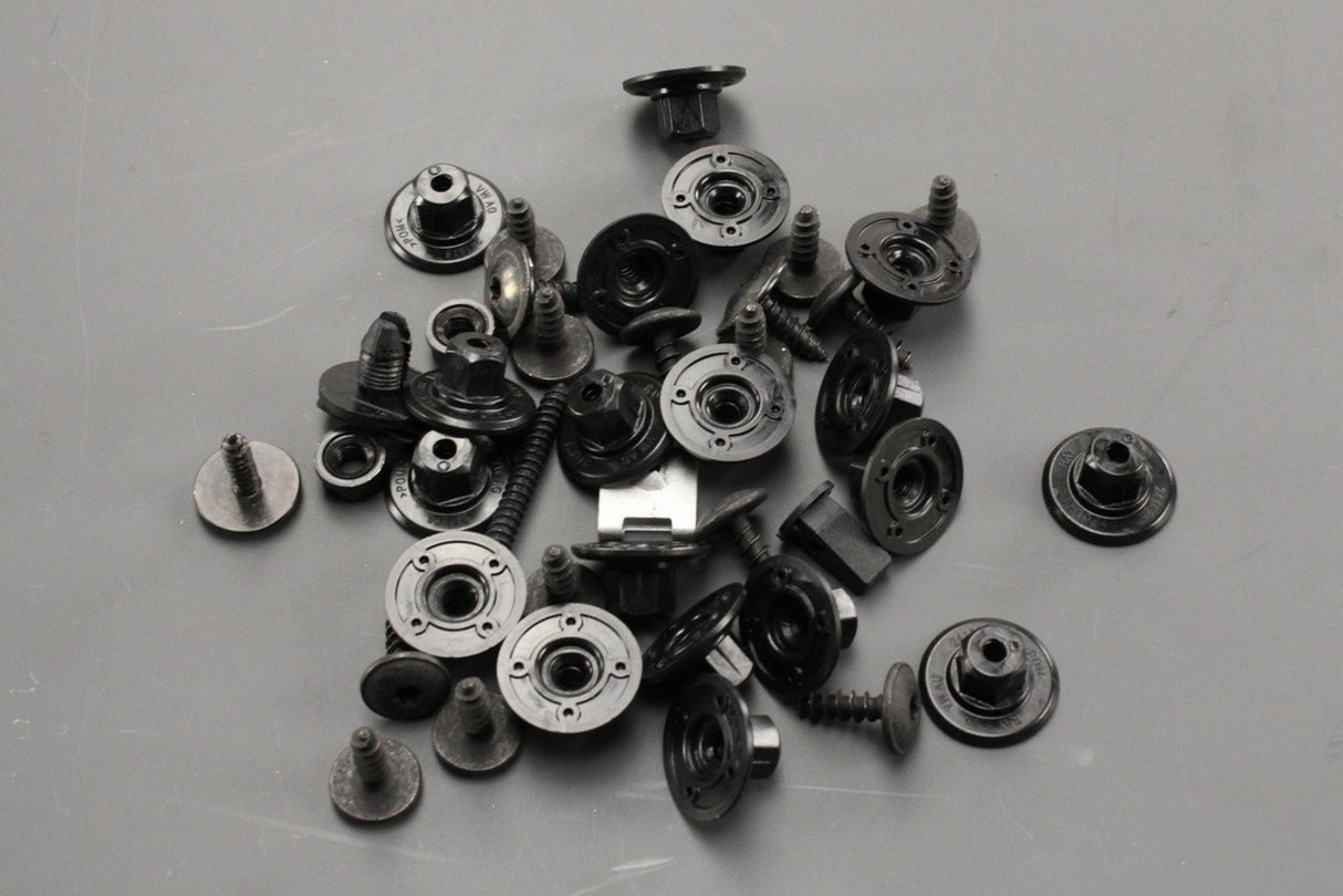 Audi A8 S8 2018-on wheel arch liner attachment screw set 4N0098629