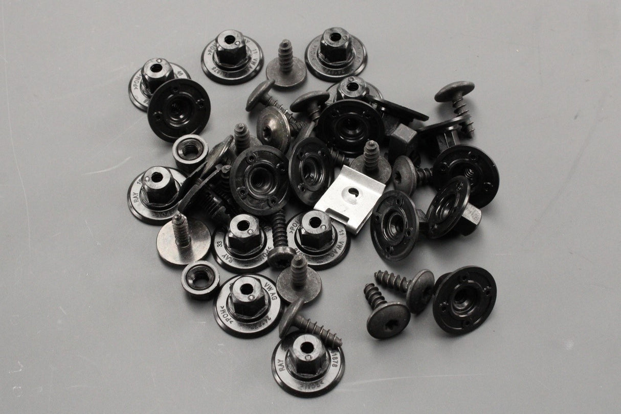 Audi A8 S8 2018-on wheel arch liner attachment screw set 4N0098629