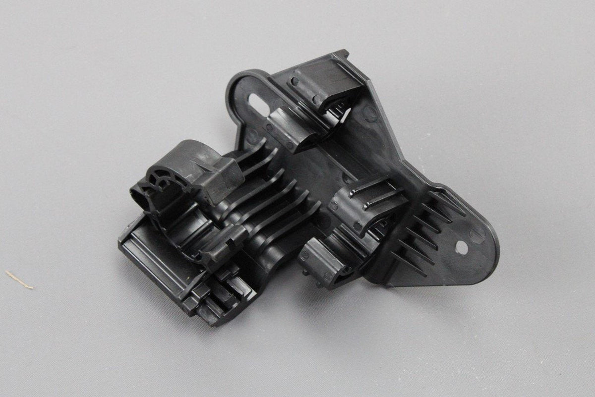VW Audi Skoda SEAT Polo A1 Fabia aircon pipe bracket guide 6Q0820771B, view 1