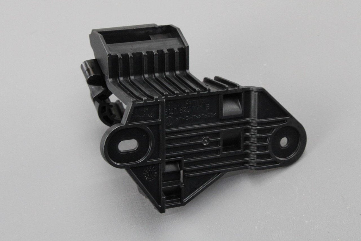 VW Audi Skoda SEAT Polo A1 Fabia aircon pipe bracket guide 6Q0820771B