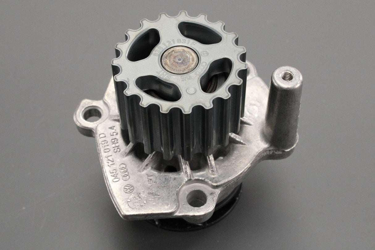 VW T5 Golf Audi Skoda SEAT Leon water pump (1.4,1.9,2.0 TDI) 045121011H