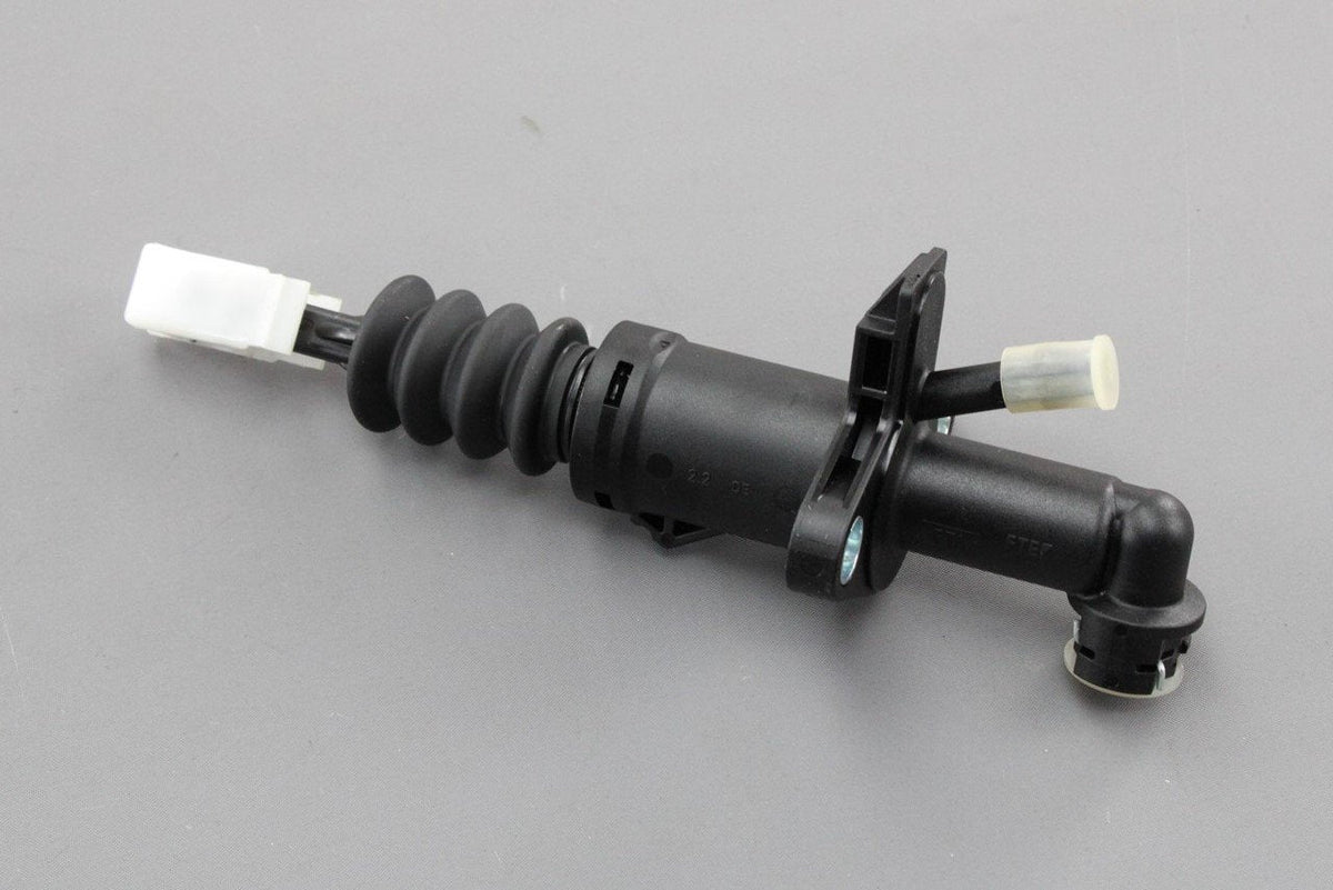 VW Transporter T5 T5.1 T6 clutch master cylinder 7H0721401A, view 1