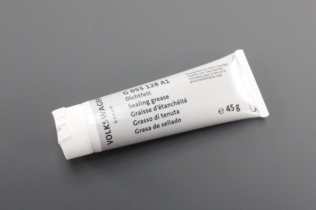 VW Audi Skoda SEAT gearbox radial shaft oil seal grease (50g) G055128A1, view 1