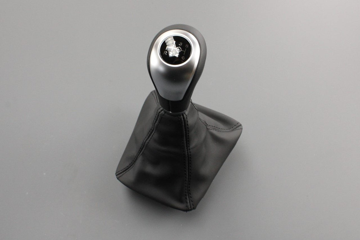 Mercedes-Benz CLA gearstick knob and gaiter (6 speed) A17636416109A84