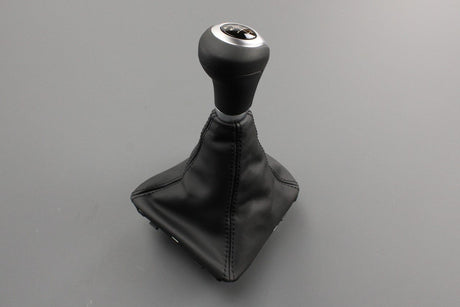 Mercedes-Benz CLA gearstick knob and gaiter (6 speed) A17636416109A84