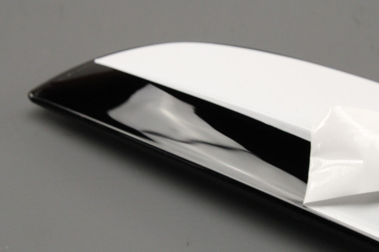 Bentley Bentayga 17-19 rear boot lid aerodynamic trim (left) 36A827205F