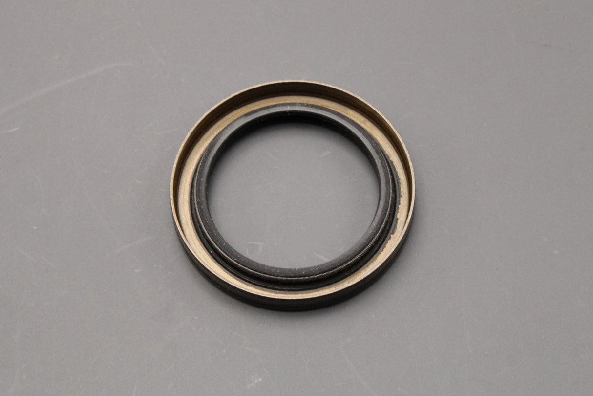 A4 S4 A5 S5 RS5 A6 A7 Q5 differential oil seal (right) 0B4409400D