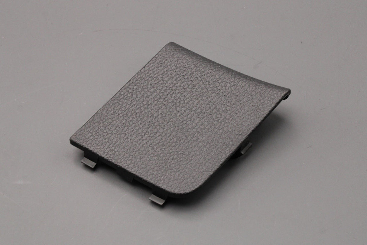 VW Passat Estate B6 B7 tailgate inspection cover (right) 3C9867748 9B9