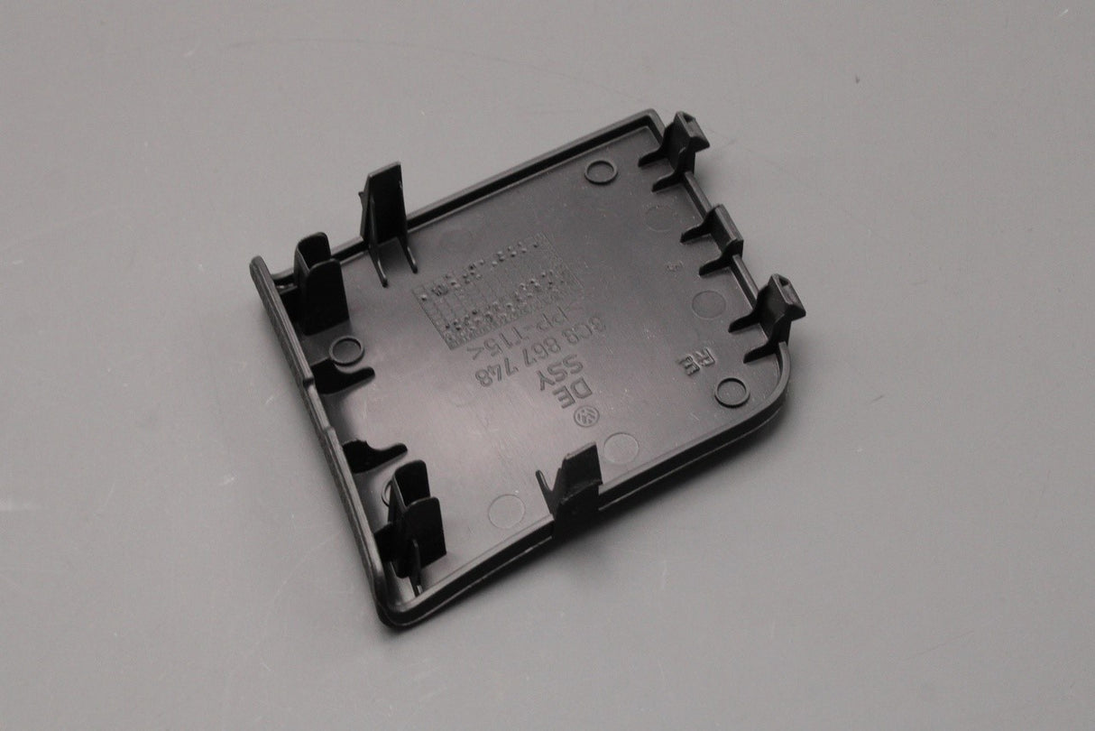 VW Passat Estate B6 B7 tailgate inspection cover (right) 3C9867748 9B9