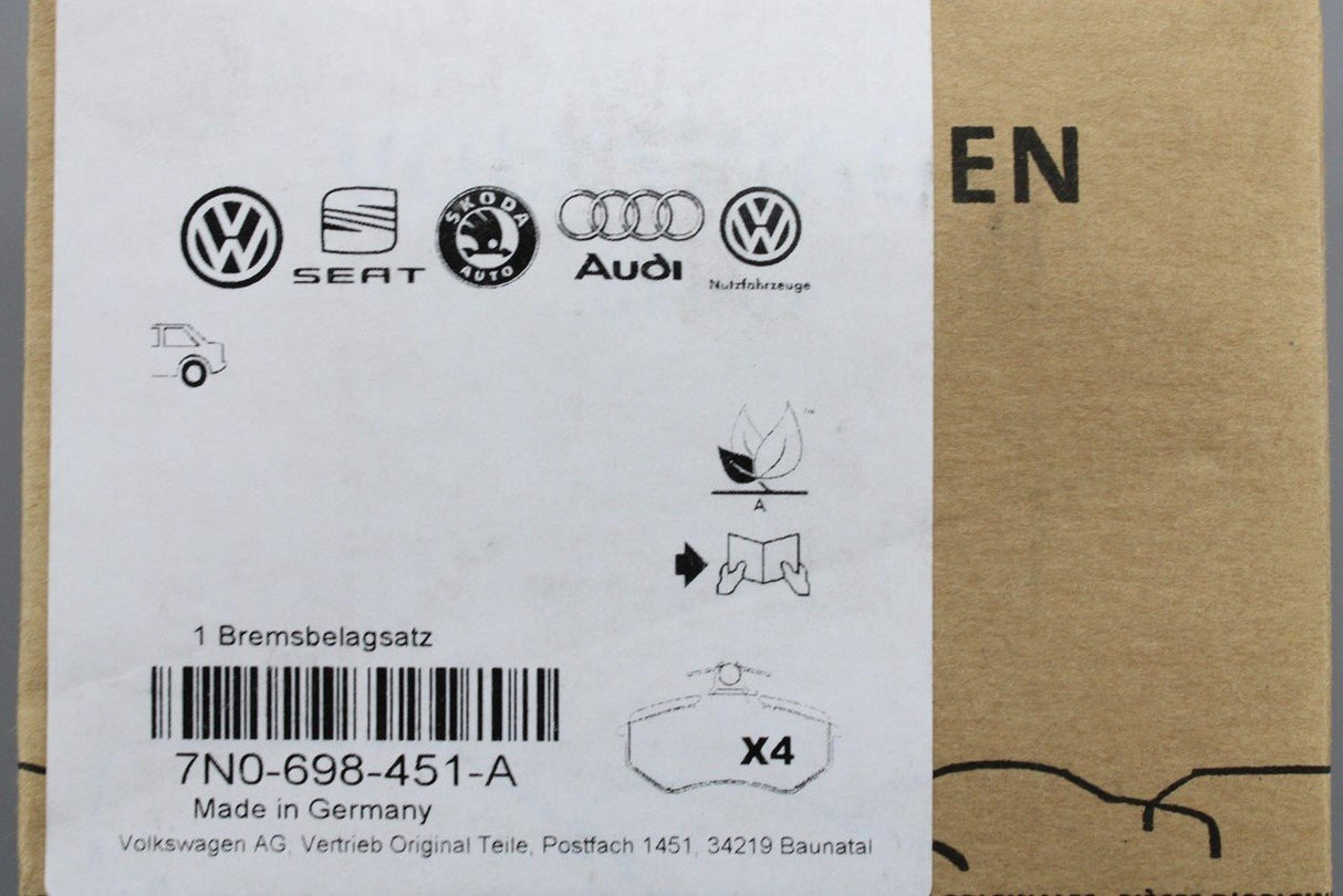 VW Sharan Passat Audi Q3 Skoda Octavia SEAT rear brake pads 7N0698451A