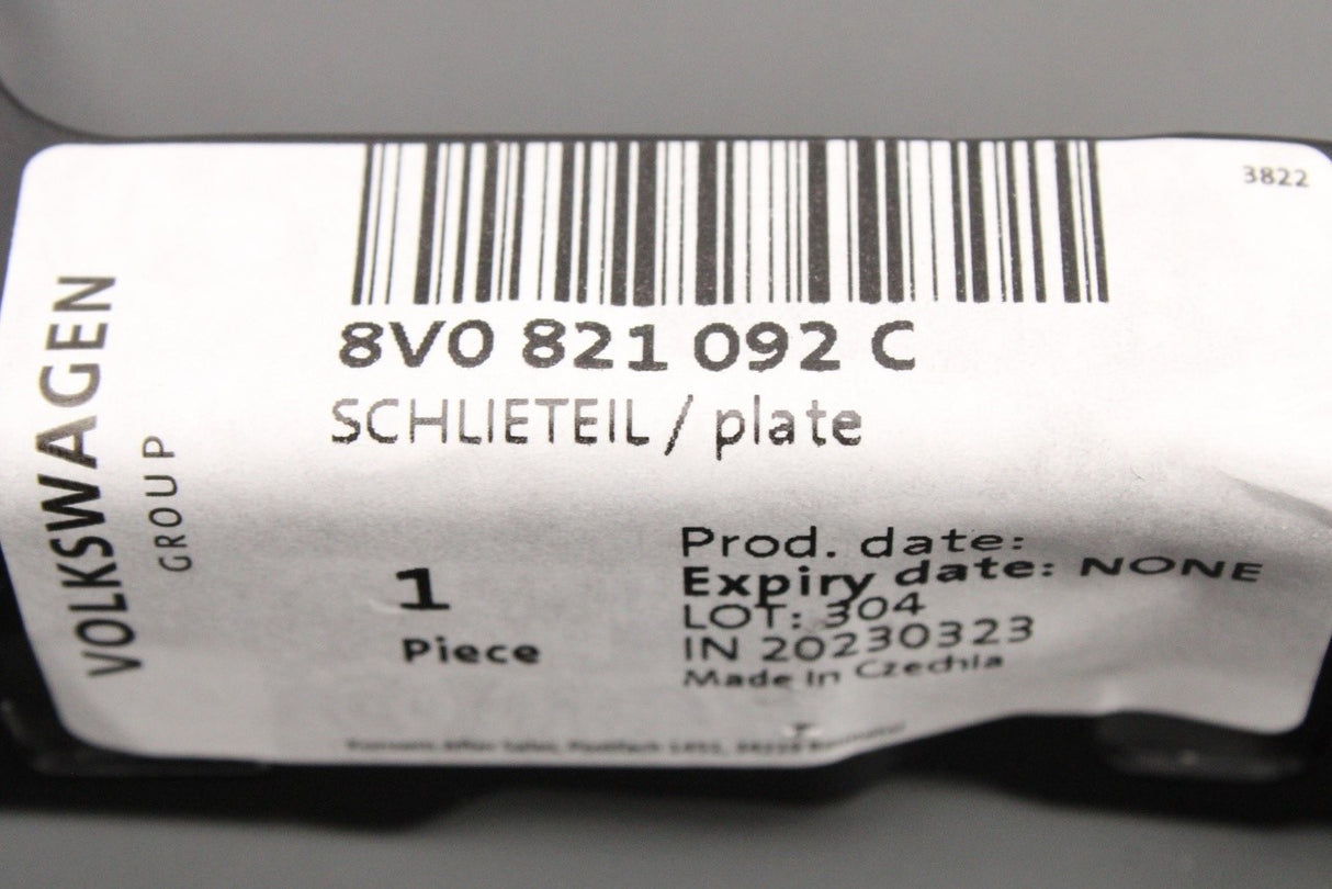 Audi A3 S3 RS3 8V 2017-2020 front wing lower bracket (right) 8V0821092C