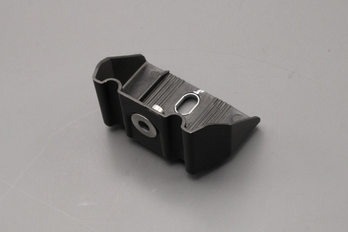 VW Caravelle Cali T5.1 T6 T6.1 front slam panel bracket (x1) 7E0805731B