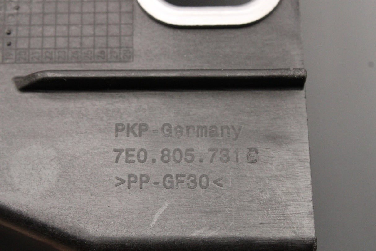 VW Caravelle Cali T5.1 T6 T6.1 front slam panel bracket (x1) 7E0805731B