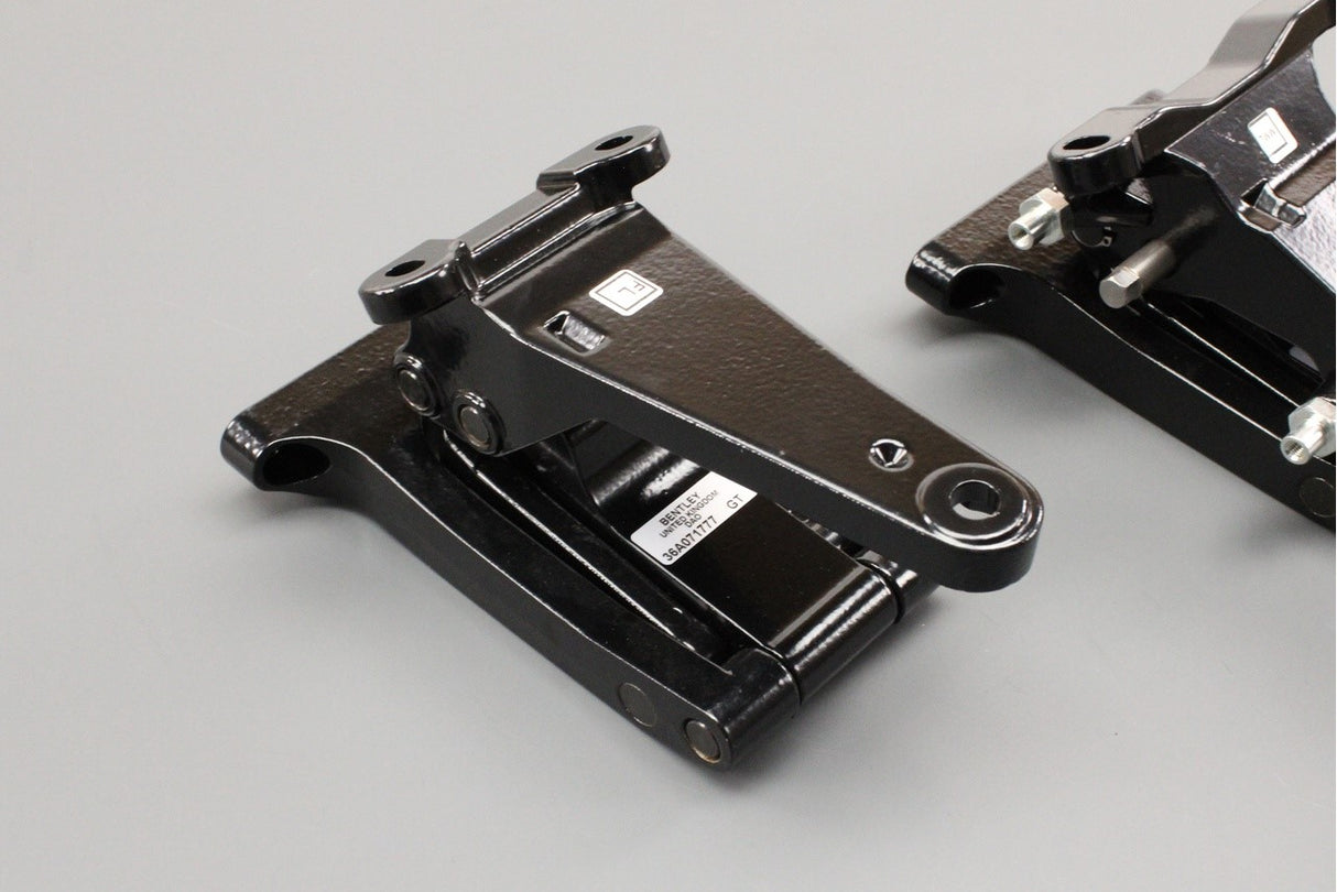 Bentley Bentayga 17-20 side step mounting bracket kit (left) 36A071777