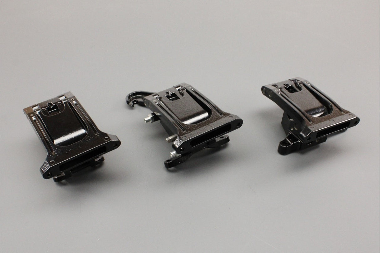 Bentley Bentayga 17-20 side step mounting bracket kit (left) 36A071777