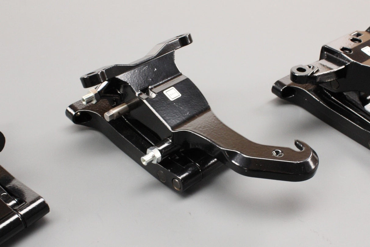 Bentley Bentayga 17-20 side step mounting bracket kit (right) 36A071777A