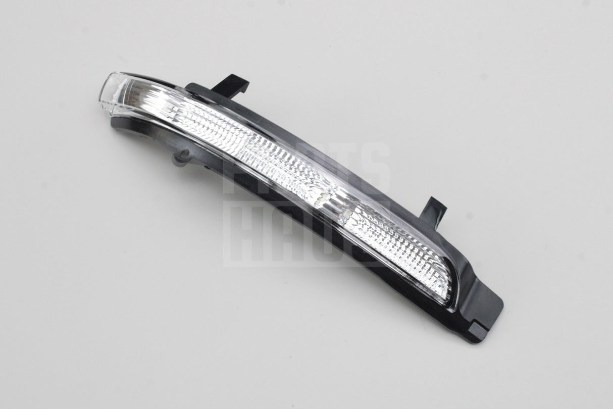 Skoda Octavia 04-13 Superb 08-15 wing mirror indicator (right) 3T0949102