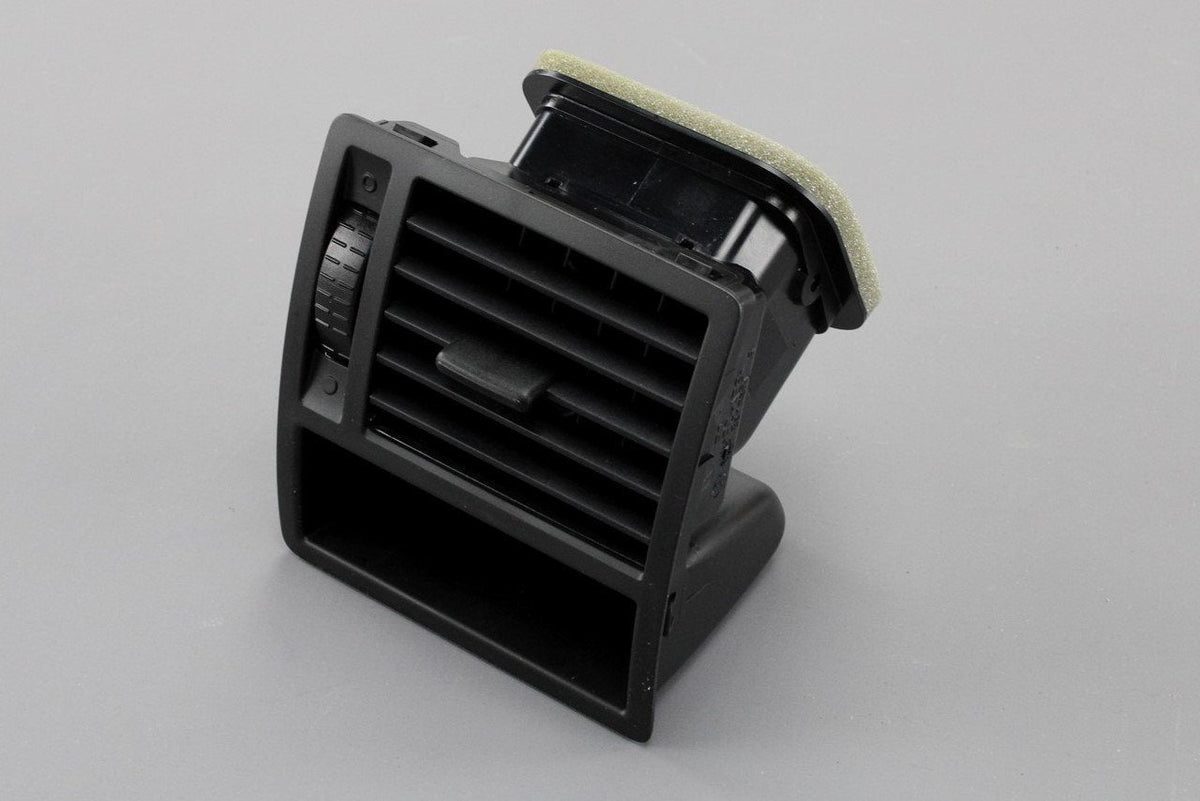 VW Transporter T5.1 2010-15 dashboard air vent (right) 7E0819204H 9B9, view 1