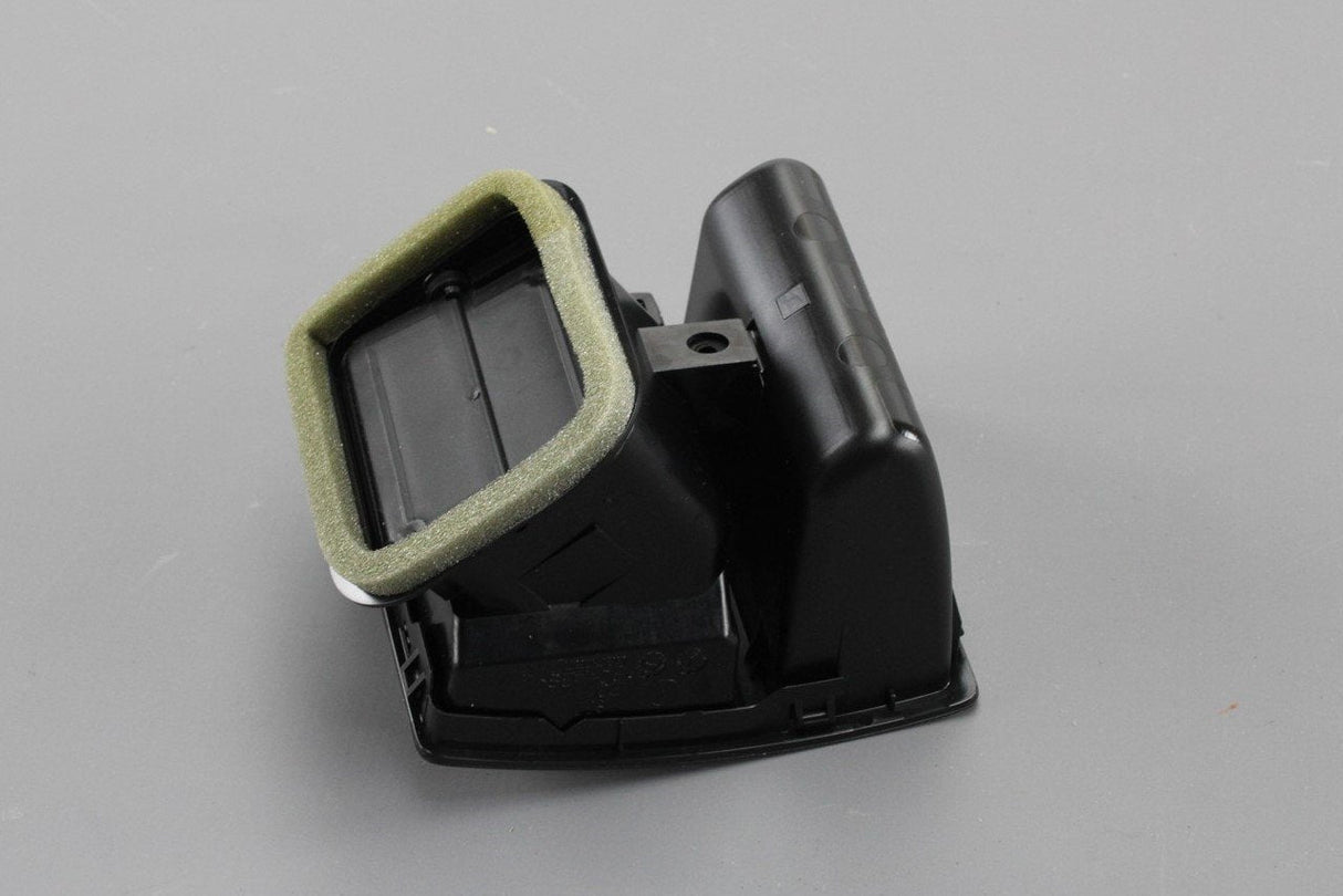 VW Transporter T5.1 2010-15 dashboard air vent (right) 7E0819204H 9B9