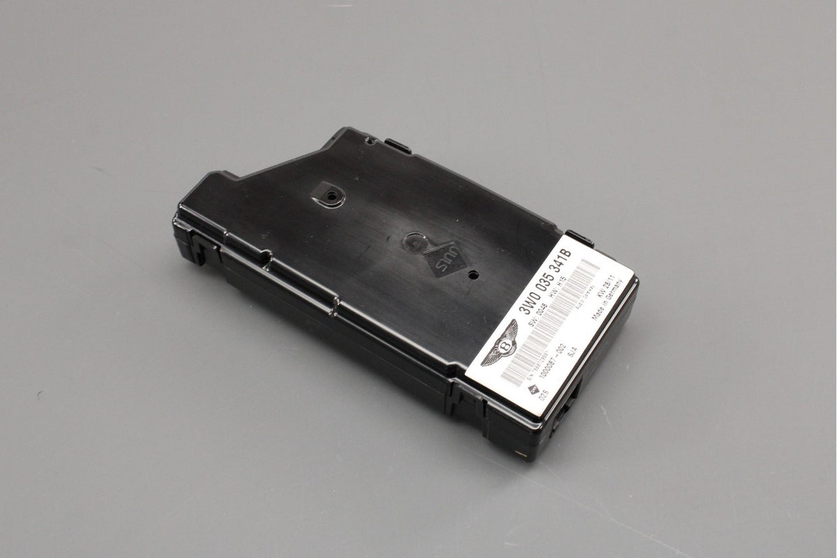 Bentley Continental media-in socket with audio gateway module 3W0035341B, view 1