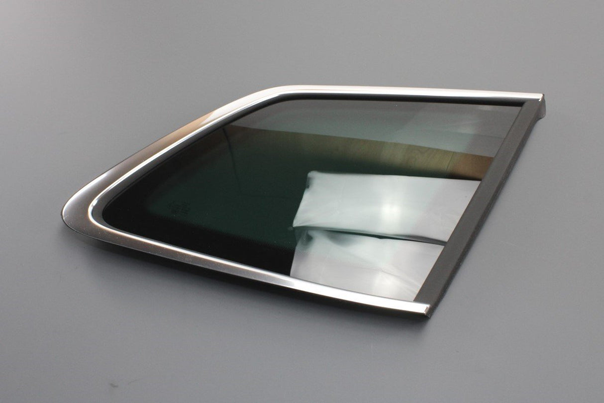 Skoda Karoq 18- rear quarter window glass tinted (right) 57A845298Q NVB