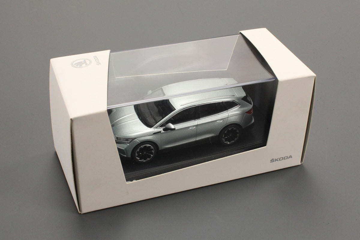 Skoda Enyaq iV 1:43 model car (artic silver) 5LA099300 F7B, view 1