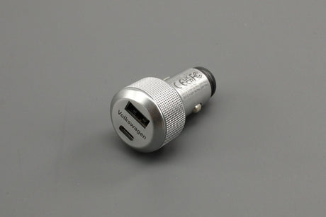 VW accessory 12V USB-A & USB-C charger plug socket 000051443F
