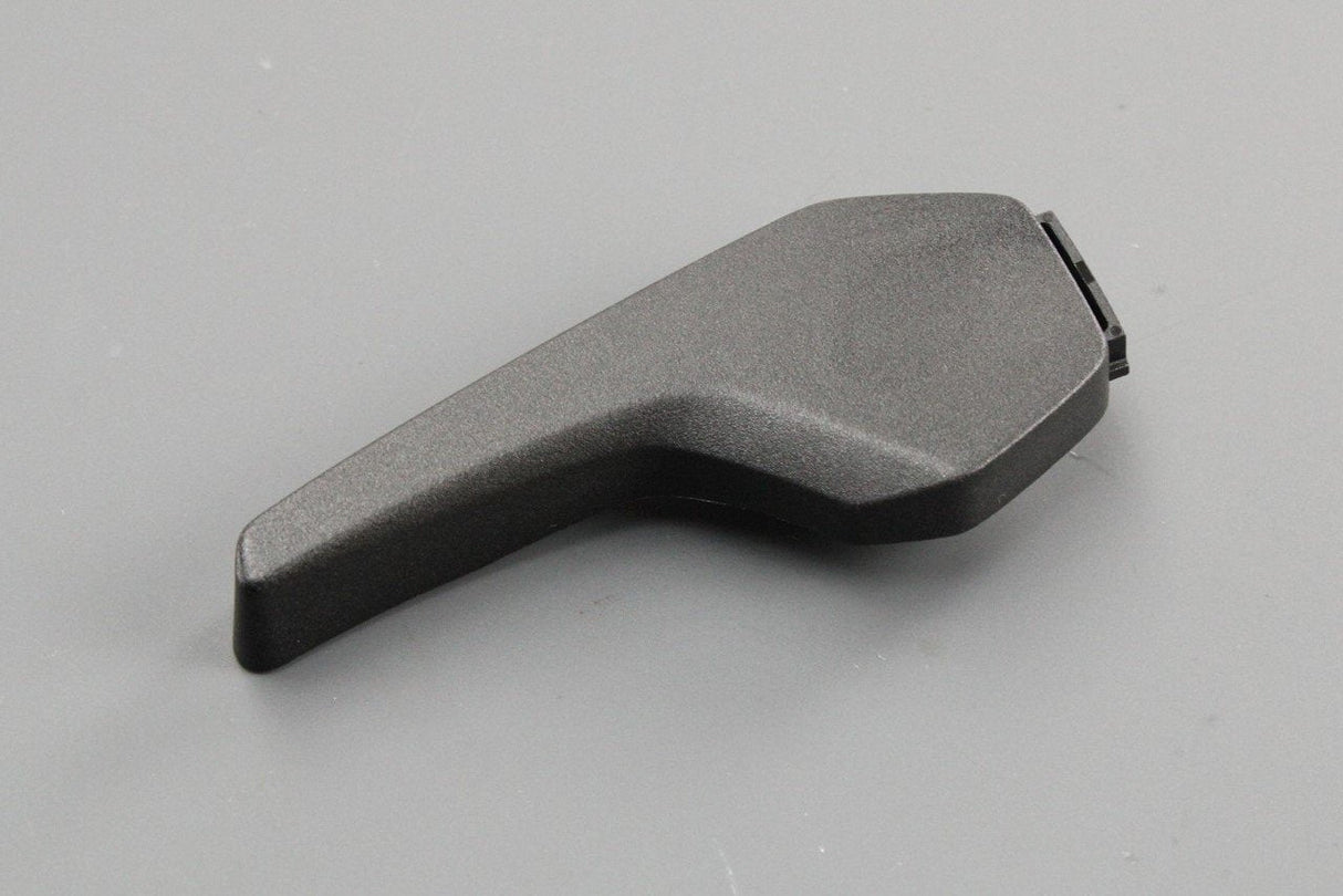 VW Arteon Touareg Audi A3 A4 A5 A6 A7 Q2 bonnet release lever 8W0823661D
