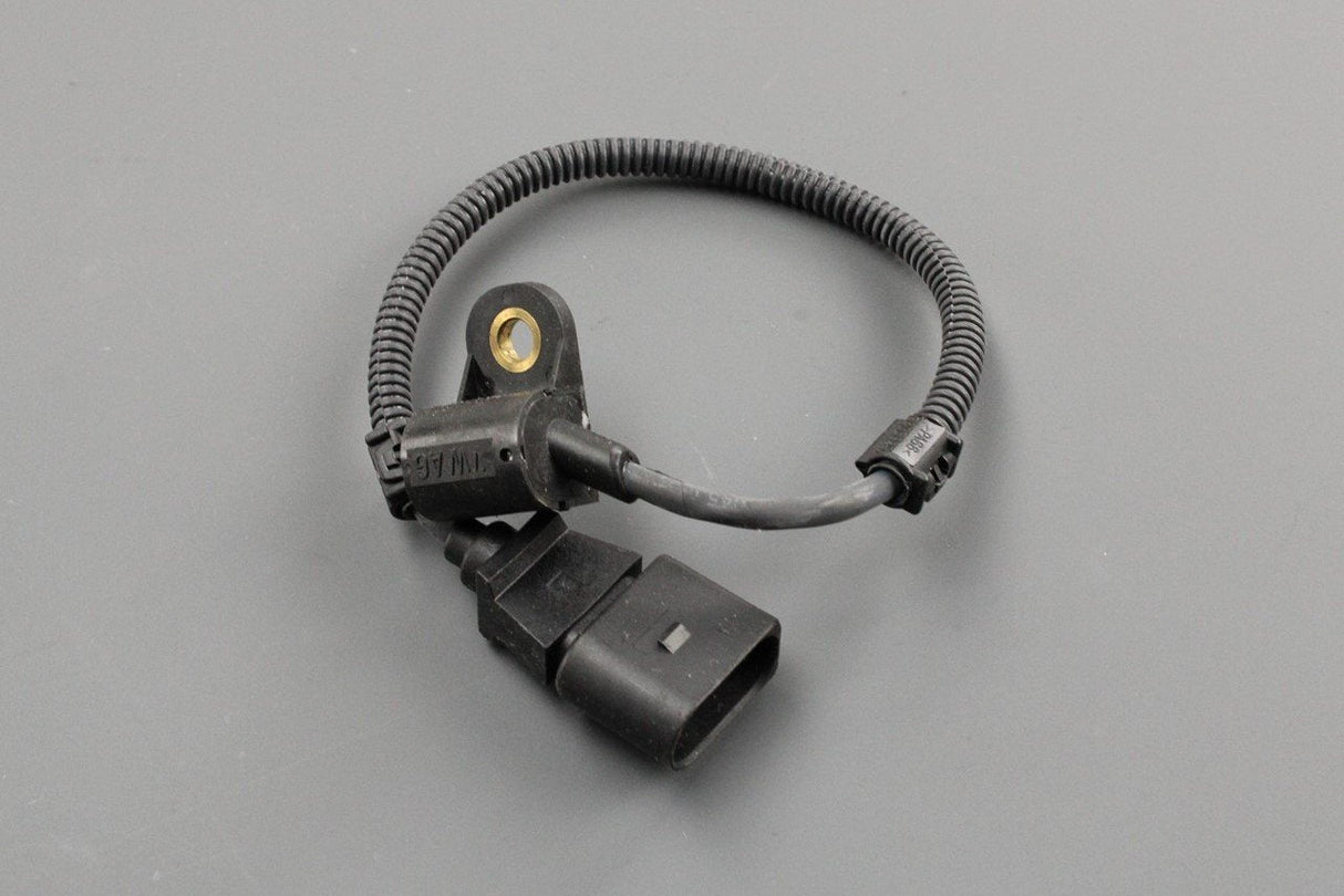 VW Polo 9N Audi A2 Skoda SEAT camshaft position sensor (TDI) 045957147B