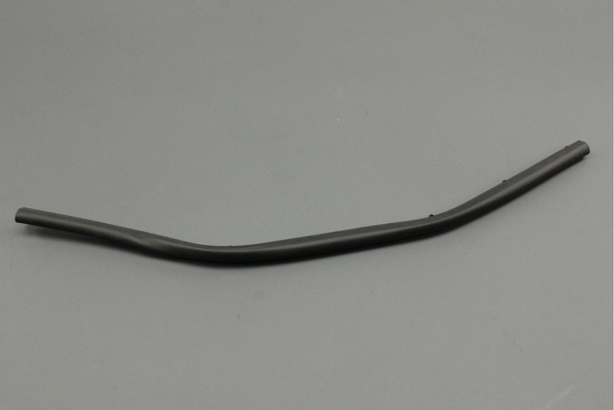 VW Golf Polo Audi A1 SEAT Ibiza 2013-on bonnet gasket (centre) 5G0823707