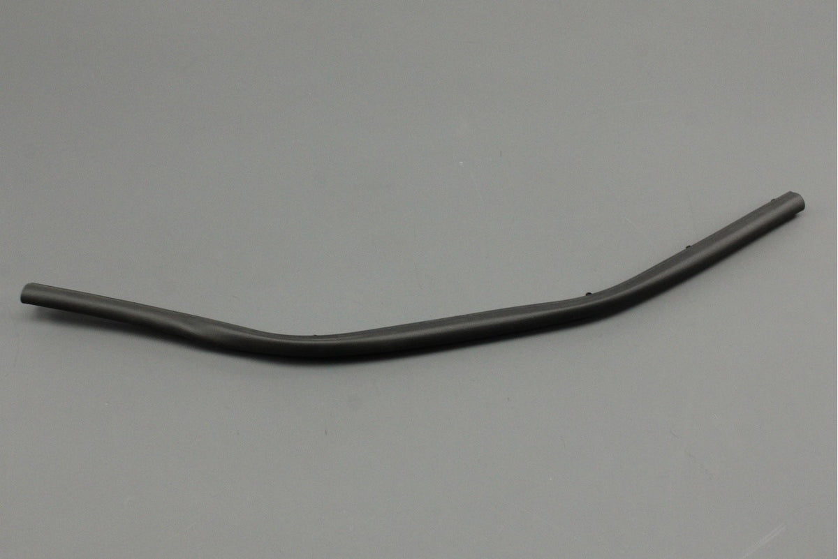 VW Golf Polo Audi A1 SEAT Ibiza 2013-on bonnet gasket (centre) 5G0823707, view 1