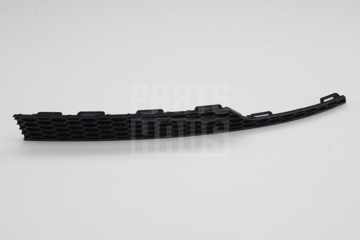 Audi A1 S-Line 15-18 rear bumper grille insert trim right 8XA807834 9B9, view 1
