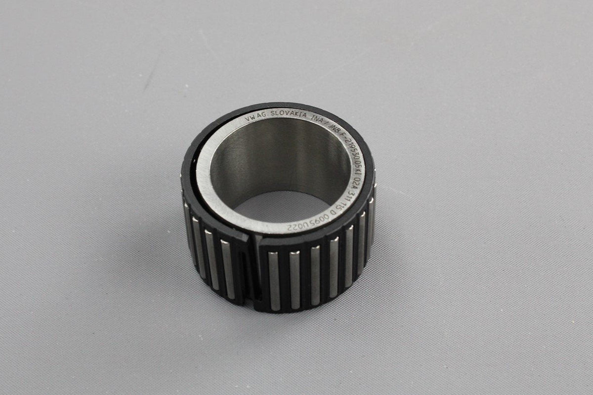 VW Golf Passat T-Roc T6 Audi A1 Manual gearbox needle bearing 02A311115D, view 1